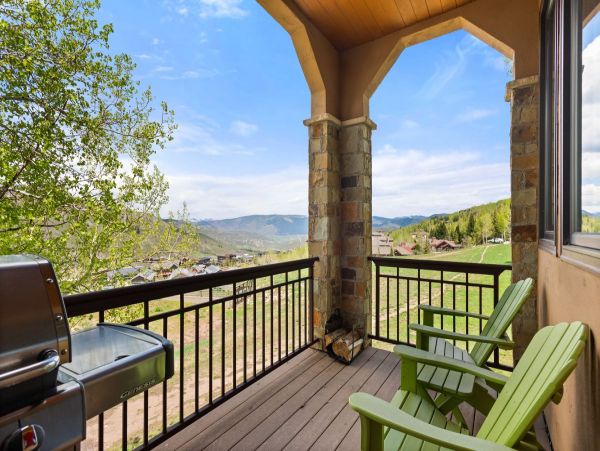 Ski in Ski out Vacation Townhome with 4 Bedrooms