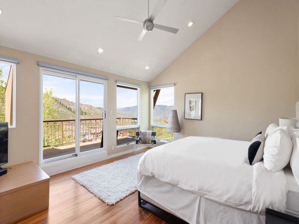 Ski in Ski out Vacation Townhome with 4 Bedrooms