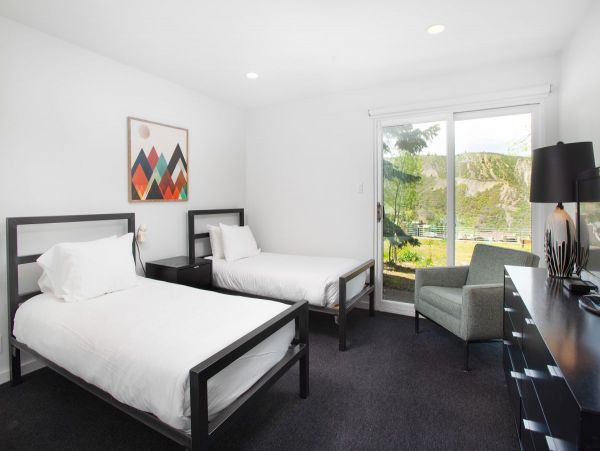 Ski in Ski out Vacation Townhome with 4 Bedrooms
