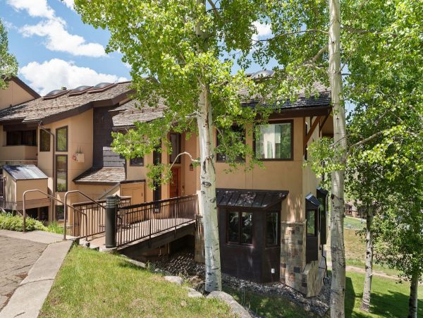 Ski in Ski out Vacation Townhome with 4 Bedrooms