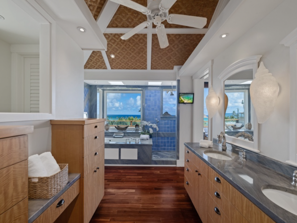 Stunning Vacation Rental with 5 Bedrooms & Ocean Views