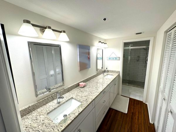 Beachfront Two Bedroom Vacation Condo in Longboat Key