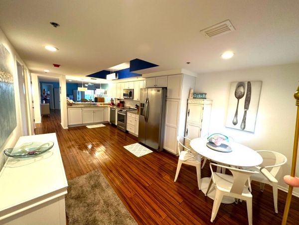 Beachfront Two Bedroom Vacation Condo in Longboat Key