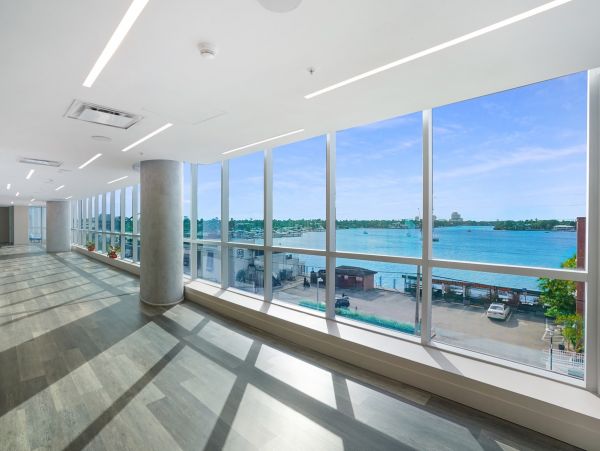 Luxurious Hollywood Beachfront Condo with Rooftop Pool