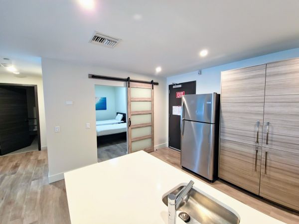 Luxurious Hollywood Beachfront Condo with Rooftop Pool