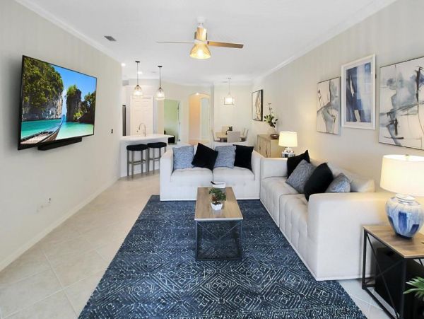 Florida Lakefront Vacation Rentals - Luxury Villas in Venice Florida