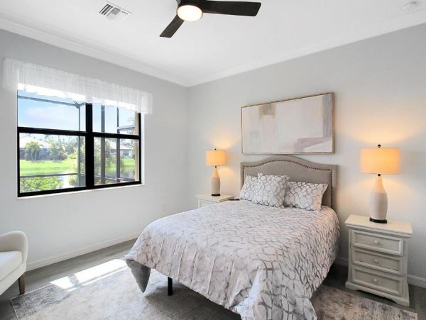 Florida Lakefront Vacation Rentals - Luxury Villas in Venice Florida