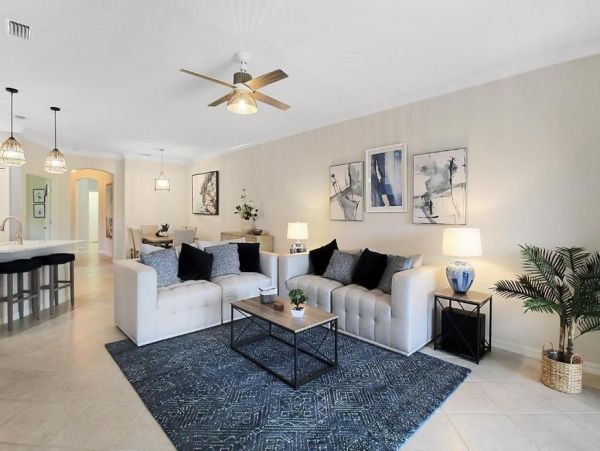 Florida Lakefront Vacation Rentals - Luxury Villas in Venice Florida