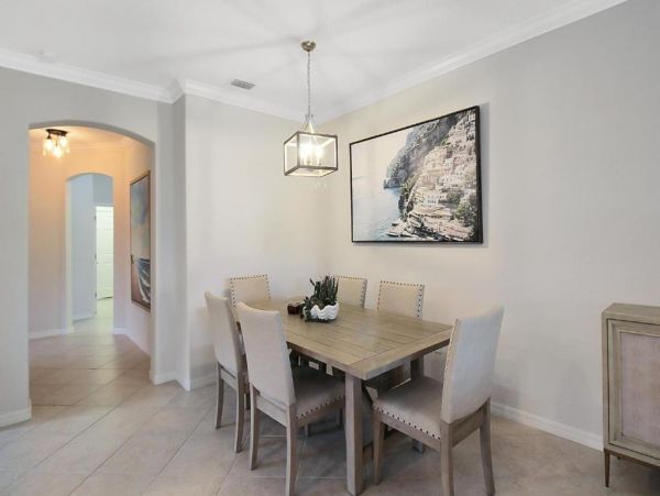 Florida Lakefront Vacation Rentals - Luxury Villas in Venice Florida