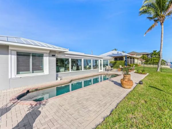 Punta Gorda 3 Bedroom Waterfront Stunning Vacation Home - Pool and Dock