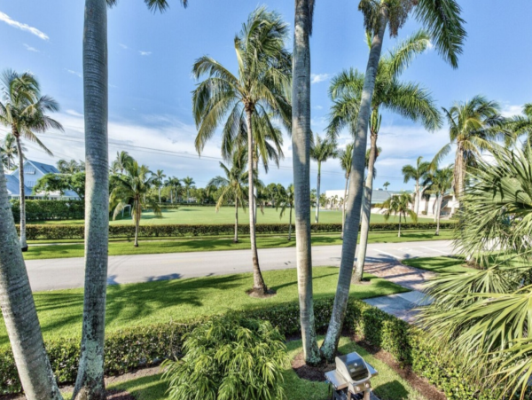 This Wonderful One bedroom Naples Offers the Wow Factor