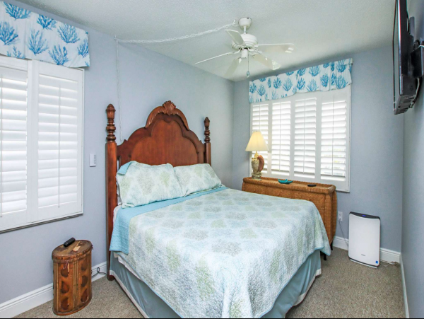 Sanibel Oasis: Gulf Proximity, Pool, and Serene Sundeck