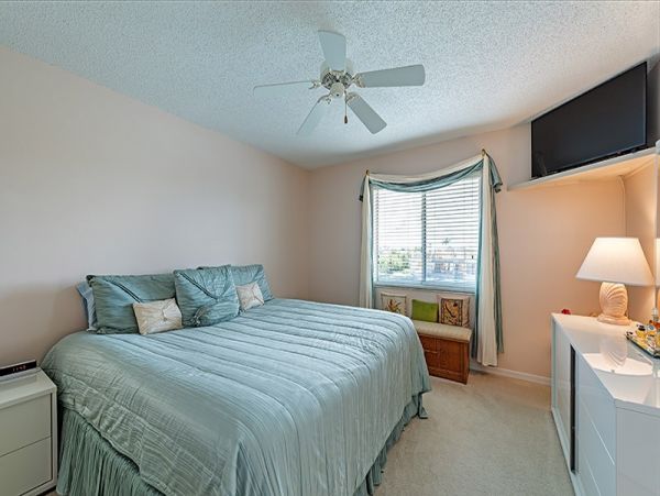 Two Bedroom Walk to Beach Rental Condo in Naples