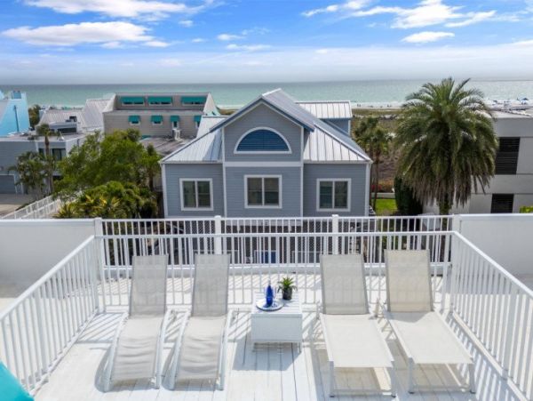 Luxury Vacation Rental in Siesta Key: Beachfront Bliss