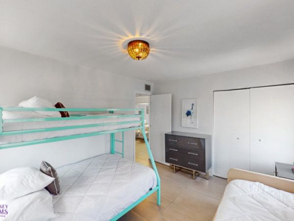 Luxury Vacation Rental in Siesta Key: Beachfront Bliss