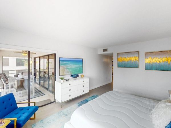 Luxury Vacation Rental in Siesta Key: Beachfront Bliss