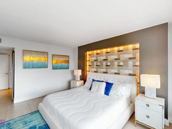 Luxury Vacation Rental in Siesta Key: Beachfront Bliss