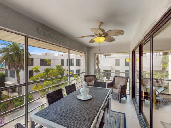 Luxury Vacation Rental in Siesta Key: Beachfront Bliss
