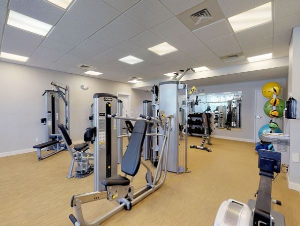 Gulf-Front Sarasota Condo: Breathtaking Views & Comfort