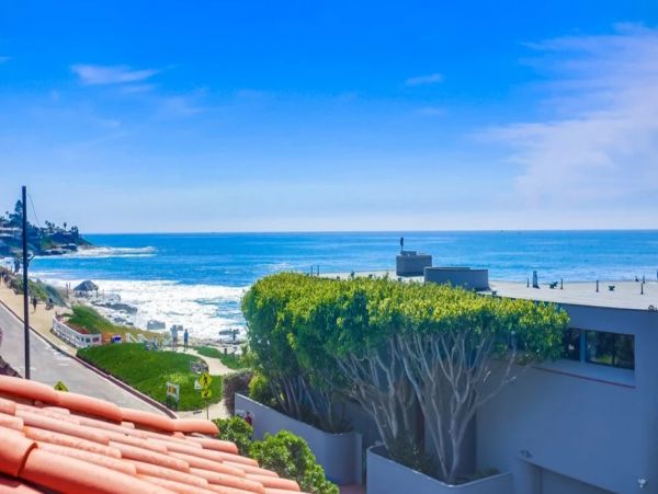 La Jolla Four Bedroom Walk to Beach Rental Home