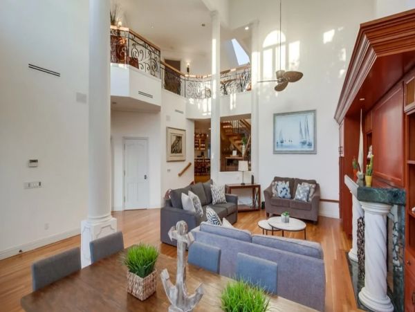 La Jolla Four Bedroom Walk to Beach Rental Home