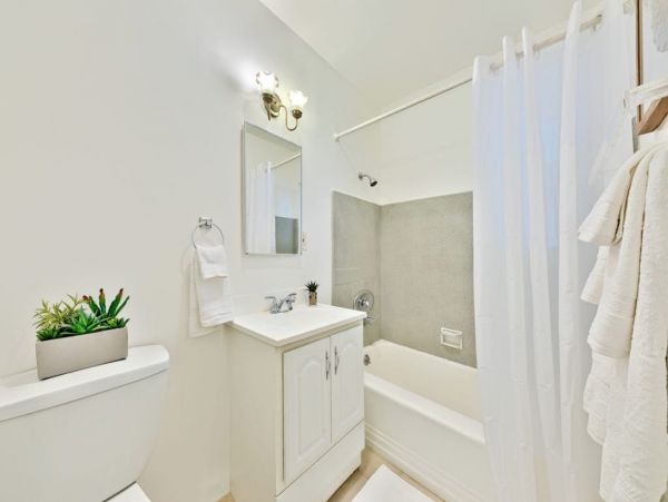 Stunning Oceanfront Vacation Rental in La Jolla Village