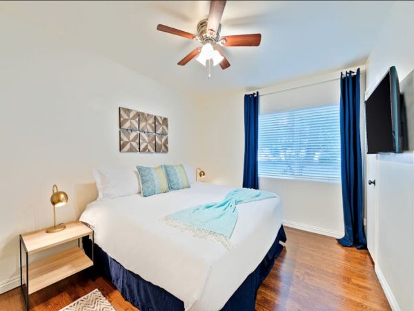 Stunning Oceanfront Vacation Rental in La Jolla Village