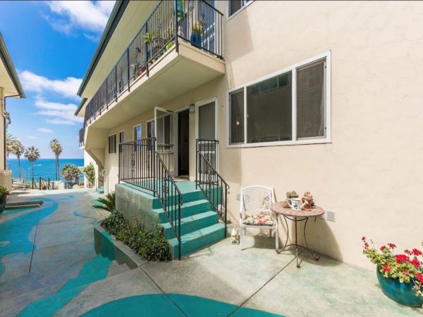 Stunning Oceanfront Vacation Rental in La Jolla Village
