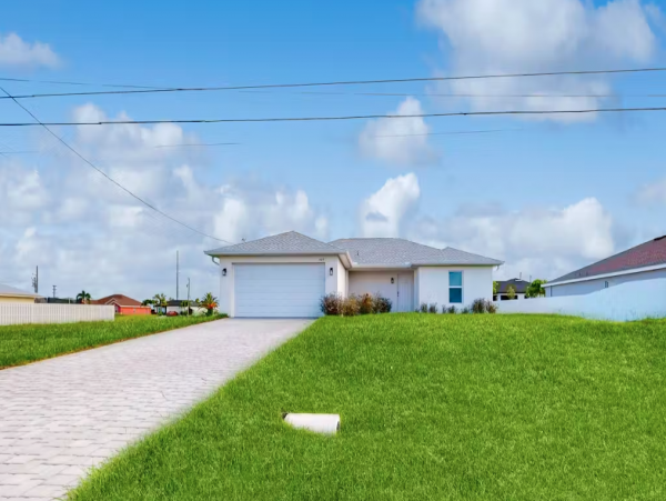 4-Bdrm Vacation Home Perfect for 2 Families w/ Pool in Cape Coral