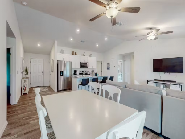 4-Bdrm Vacation Home Perfect for 2 Families w/ Pool in Cape Coral