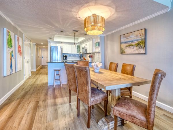 Redington Shores Top Floor Condo Unobstructed Beach Views