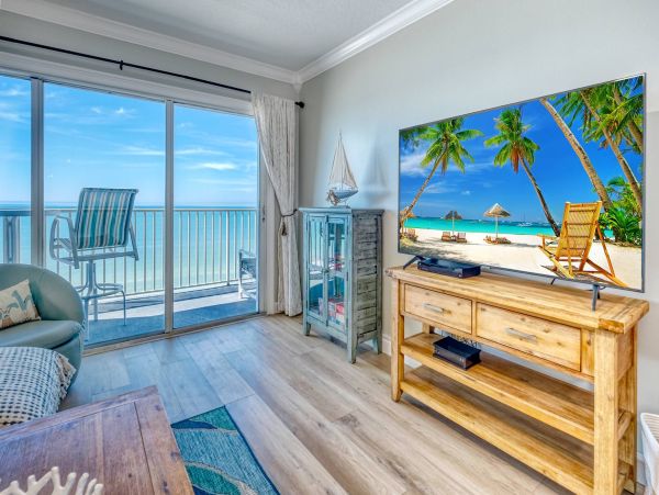 Redington Shores Top Floor Condo Unobstructed Beach Views