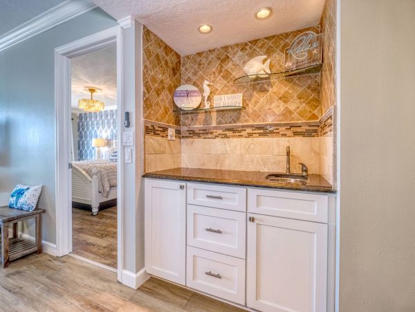 Redington Shores Top Floor Condo Unobstructed Beach Views