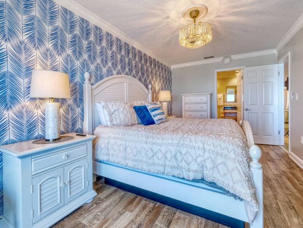Redington Shores Top Floor Condo Unobstructed Beach Views