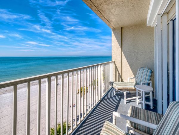 Redington Shores Top Floor Condo Unobstructed Beach Views