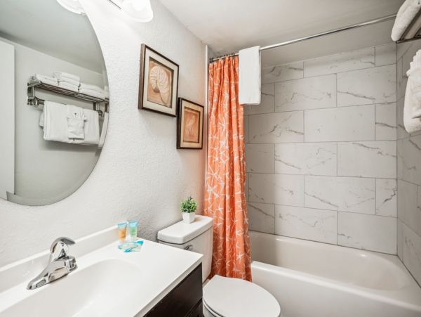 Indian Shores Three Bedroom Condo with Panoramic Gulf View