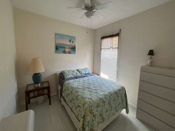 Relaxing Englewood Vacation Rental Near Beaches and Shopping