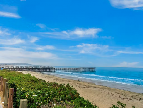 Beachfront Condo with Shared Outdoor Pool in Pacific Beach