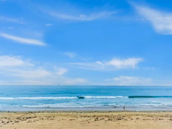 Beachfront Condo with Shared Outdoor Pool in Pacific Beach