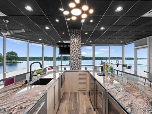 Waterfornt Six Bedroom Vacation Rental in Lake Norman