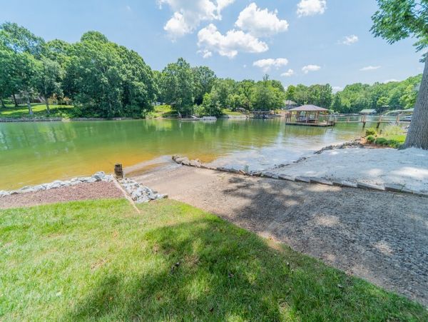 Denver N.C. Vacation Rental Near Lake Norman and Outdoor Fun