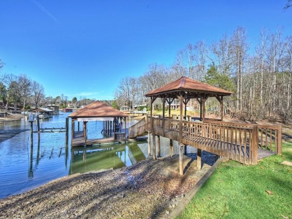 Lake Norman Seven Bedroom Vacation Rental Home with Gorgeous Views