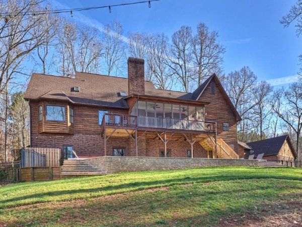 Lake Norman Seven Bedroom Vacation Rental Home with Gorgeous Views