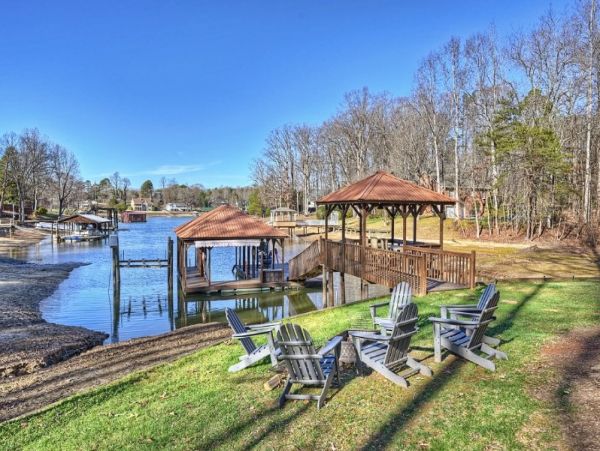 Lake Norman Seven Bedroom Vacation Rental Home with Gorgeous Views