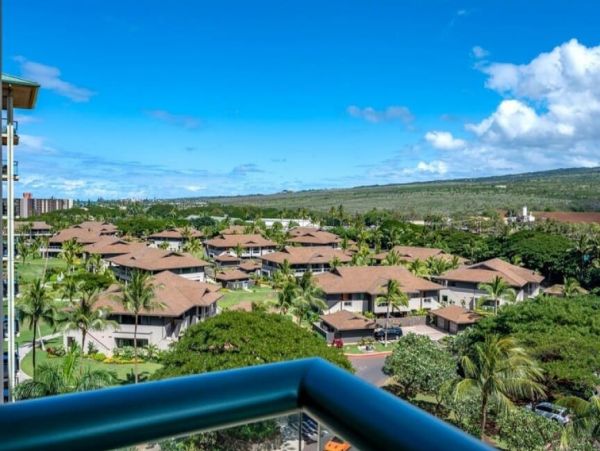 4-Bedroom Tandem Offering Ocean & Mountain Views in Maui