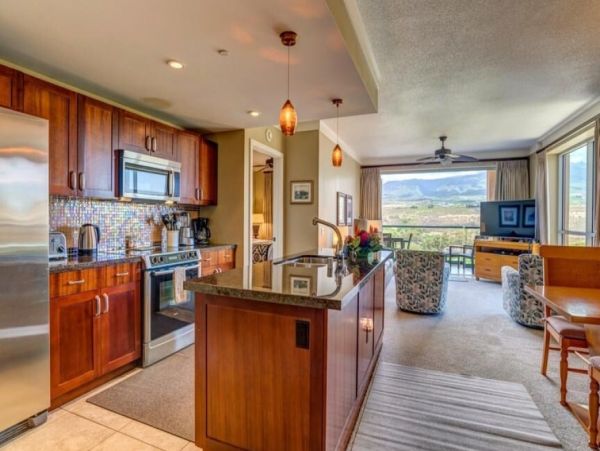 4-Bedroom Tandem Offering Ocean & Mountain Views in Maui