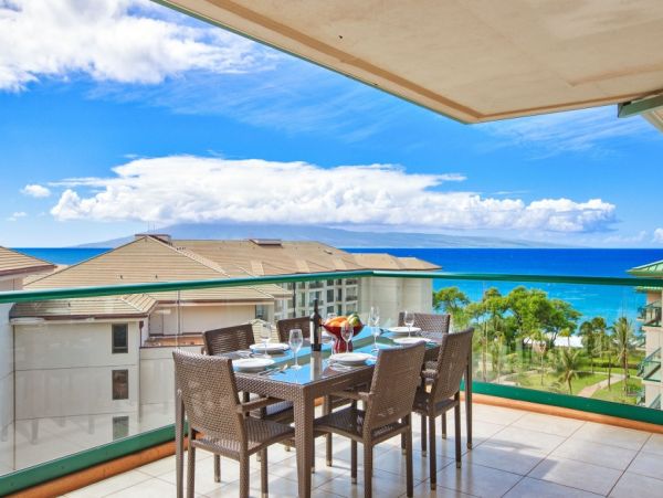 4-Bedroom Tandem Offering Ocean & Mountain Views in Maui