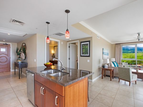 4-Bedroom Tandem Offering Ocean & Mountain Views in Maui