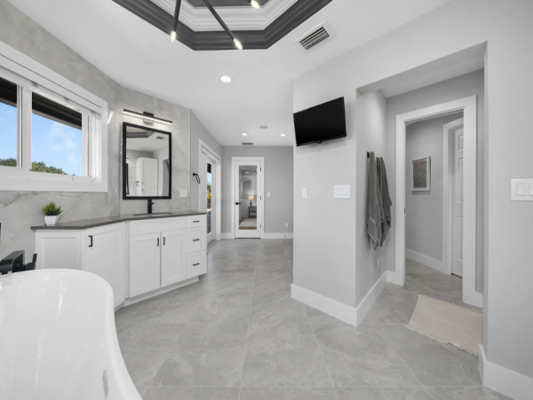 Naples Vacation Rental: Lake Views, Pool & Prime Location