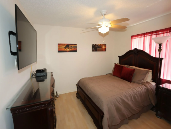 Cozy Naples Vacation Rental with Tranquil Views & Amenities